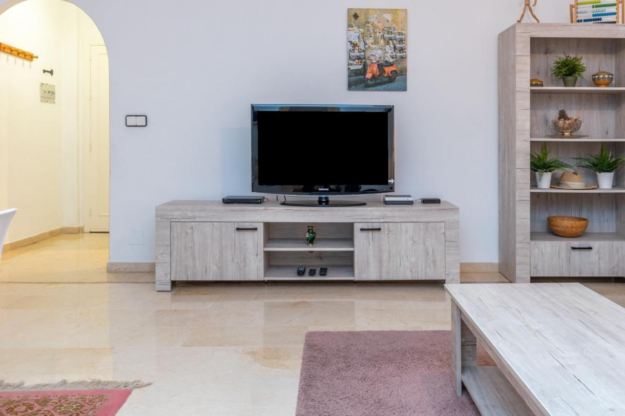 Lägenhet 2br Urban Getaway - Good Wifi, Swimming Pool
