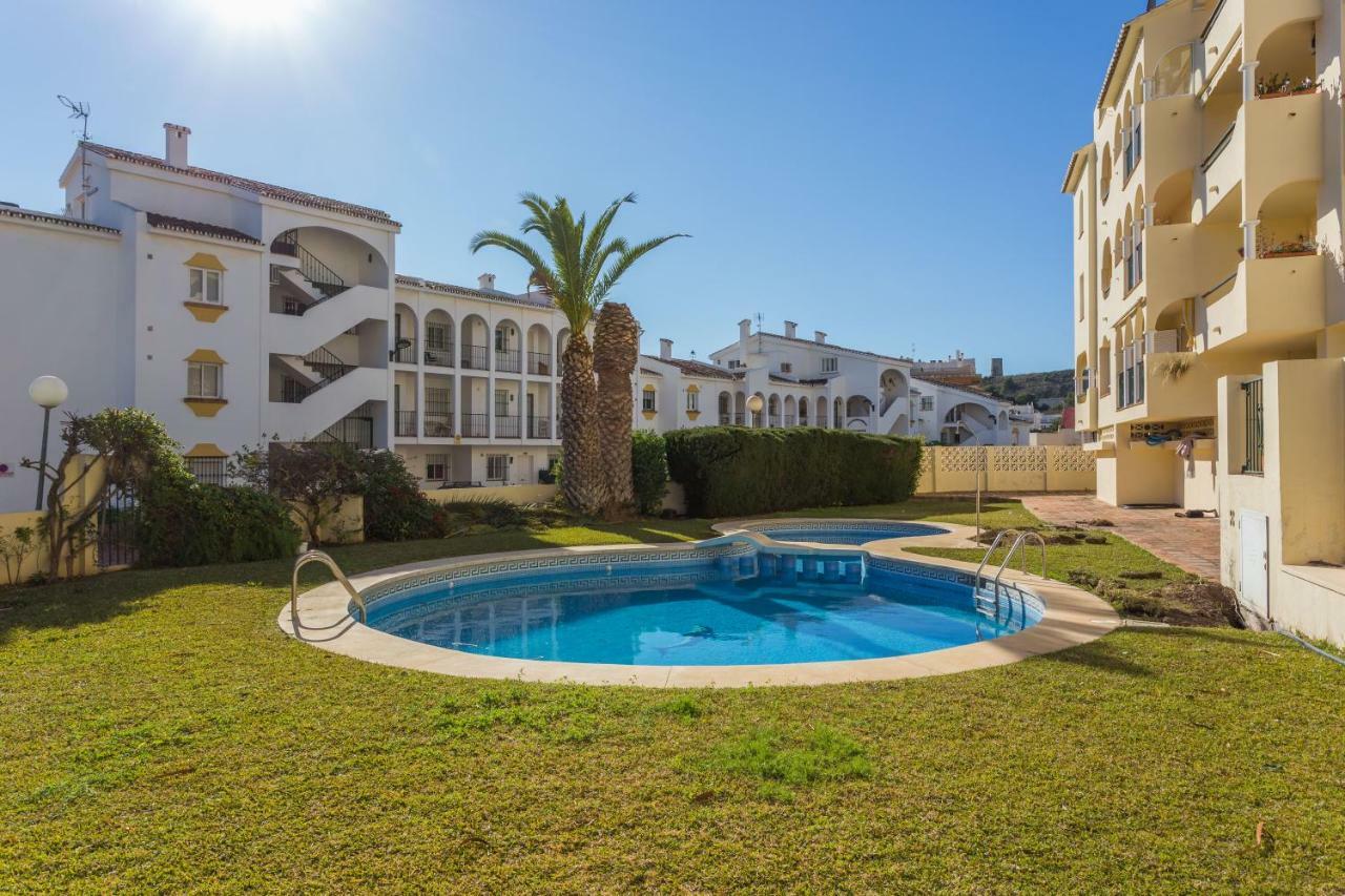 2br Urban Getaway - Good Wifi, Swimming Pool Lägenhet